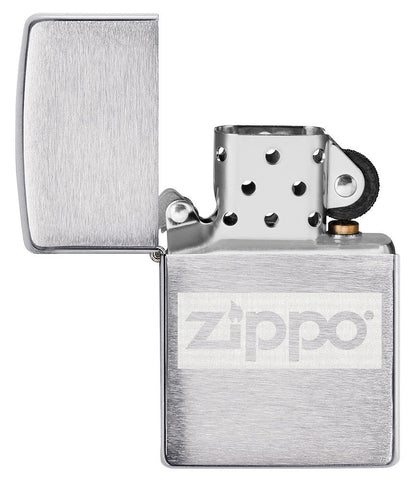 Briquet Zippo chromé avec logo Zippo, ouvert