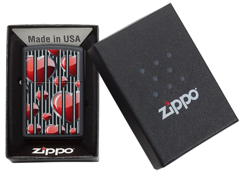 Briquet Zippo noir cœurs derrière les barreaux, ouvert
