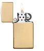 Vue de face briquet Zippo Slim Brass High Polished modèle de base, ouvert avec flamme