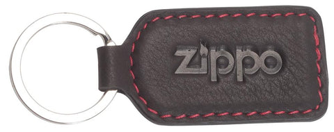 Vue de face petit porte-clés en cuir Logo Zippo