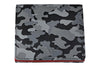 Vue de face portefeuille fermé motif camouflage gris avec logo Zippo