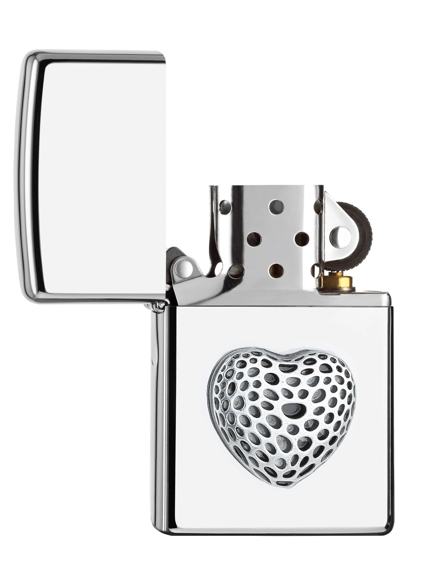 Vue de face 3/4 briquet Zippo High Polish Chrome avec emblème cœur, ouvert