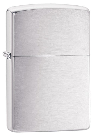 Vue de face 3/4 briquet Zippo Chrome Brushed modèle de base