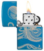 Zippo Feuerzeug Hochglanz Blau 360 Grad Design mit Oktopus Online Only geöffnet mit Flamme