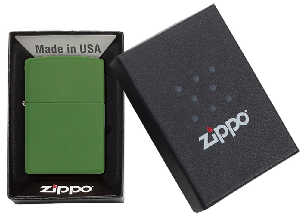 Briquet Zippo modèle de base Moss Green Matte, dans une boîte ouverte