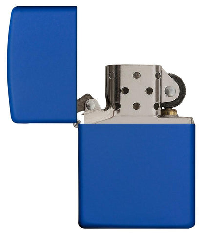 Vue de face briquet Zippo bleu royal mat modèle de base, ouvert avec flamme