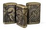vue groupée briquet Zippo laiton antique avec gravure profonde tête de mort et éléMen,ts mécaniques