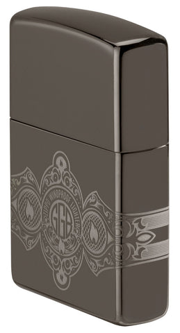 Briquet Zippo vue de côté Black Ice® avec gravure à 360° des flammes Zippo et du logo en design bande de cigares
