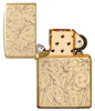 Briquet Zippo vue de face Armor® laiton poli miroir ouvert avec des lignes ornementales gravées en profondeur
