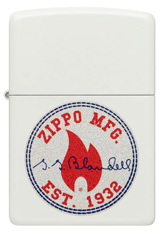 Briquet Zippo  vue de face White Matte et fait de métal, avec une illustration en couleur qui montre le logo de Zippo, tout en rouge et bleu.