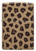 Briquet Zippo 540° vue de face et fait de métal, avec une illustration en couleur qui montre l'imprimé léopard classique