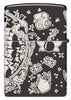 Briquet Zippo 360° vue de l'arrière fait de métal, avec une illustration en couleur qui montre une multitude de motifs nautiques avec un voilier ainsi qu'une carte au trésor et des pièces d'or