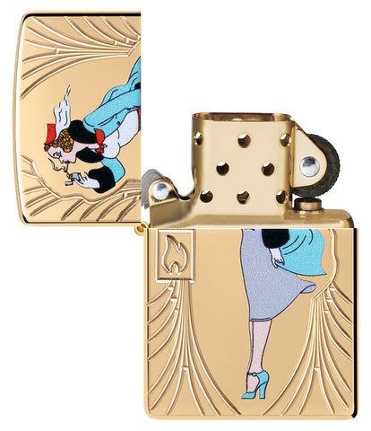 Briquet Zippo vue de face ouvert en couleur dorée et fait de métal, avec une illustration gravée en couleur qui montre Windy, notre modèle publicitaire préféré pour célébrer les 85 ans de Zippo