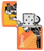 Briquet Zippo vue de face couleur orangée ouvert et fait de métal, avec une illustration en couleur qui montre Windy, notre modèle publicitaire préféré