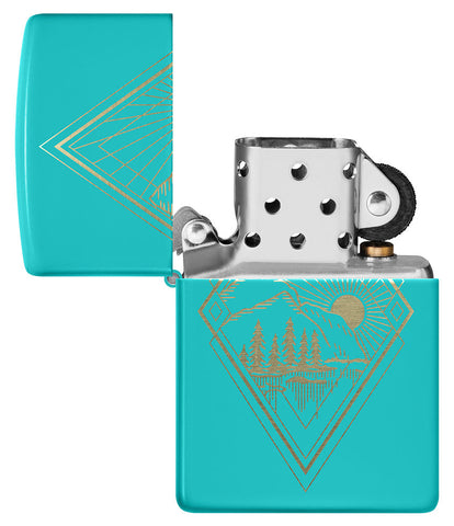Briquet Flat Zippo vue de face Turquoise ouvert et fait de métal, avec une illustration en couleur qui montre un motif bohémien outdoor gravé au laser.
