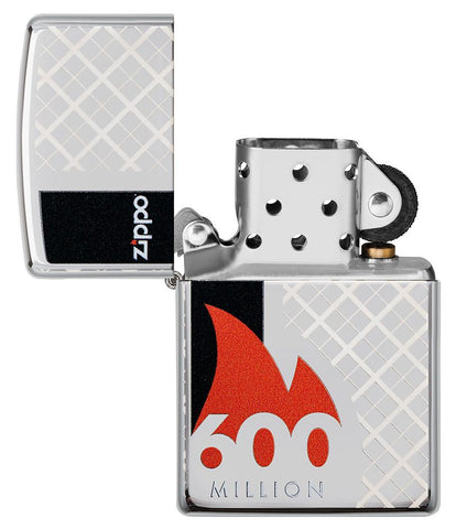 Briquet Zippo 600 Million vue de face ouvert en chrome poli brillant avec gravure laser 360° avec le nom du briquet entouré d'une flamme rouge et d'une barre noire latérale