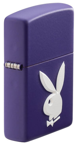 Vue de côté briquet Zippo imprimé texturisé violet mat avec logo lapin Playboy