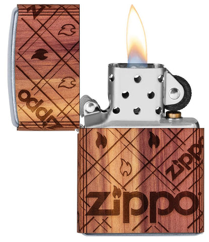 Briquet Zippo chromé Woodchuck flamme Zippo 360°, ouvert avec flamme