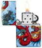 Vue de face briquet Zippo blanc mat 540° Color Image avec dragon, ouvert avec flamme
