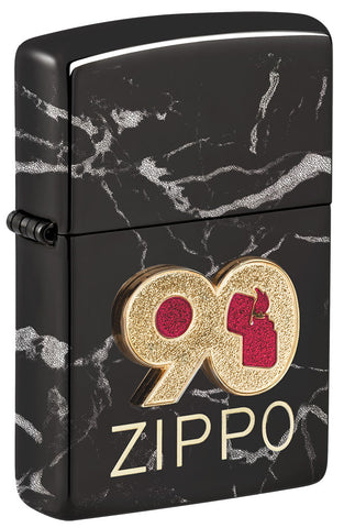 Briquet Zippo ¾ angle 360°  vue de face fait de métal  avec l'illustration en couleur qui montre  le logo de Zippo de la série limitée du briquet 2022 pour célébrer 90 ans de notre marque.