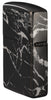 Briquet Zippo ¾ angle 360° vue de l'arrière fait de métal avec l'illustration en couleur qui montre le logo de Zippo de la série limitée du briquet 2022 pour célébrer 90 ans de notre marque.