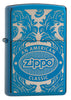 Briquet Zippo bleu vue de face trois quart angle entouré d’un motif en filigrane gravé au laser qui montre le logo de Zippo et de "an american classic".
