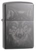 Vue de face 3/4 briquet Zippo gris brillant tête de loup