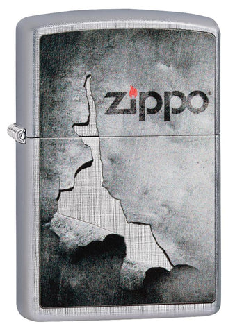 Vue de face 3/4 briquet Zippo chromé logo Zippo sur métal écaillé