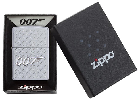 Briquet Zippo James Bond chromé avec logo 007, dans une boîte cadeau ouverte