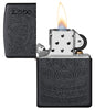  Briquet Zippo noir avec motif mandala, ouvert avec flamme