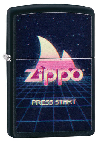 Vue de face 3/4 briquet Zippo noir avec logo Zippo et flamme dans un style gaming rétro
