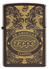 Briquet Zippo vue de face entouré d’un motif en filigrane gravé au laser qui montre le logo de Zippo et de "an american classic".
