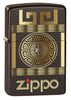 Vue de trois quarts du briquet tempête Zippo Greek Key Design