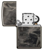 Vue de face briquet Zippo avec logo de sirène mystique, ouvert