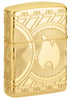 Briquet Zippo vue arrière ¾ Angle Monnaie Design représentant la flamme Zippo sur une pièce de monnaie avec des arcs de cercles en gravure profonde.