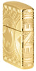Briquet Zippo Vue latérale avant ¾ Angle Monnaie Design représentant la flamme Zippo sur une pièce de monnaie avec des arcs de cercles en gravure profonde.