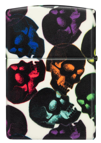 Briquet Zippo 540° vue arrière du briquet Skulls Design avec des têtes de mort multicolores qui brillent dans la nuit.