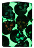 Briquet Zippo 540° vue arrière du briquet Skulls Design avec quelques têtes de mort multicolores phosphorescentes