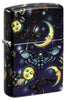 Briquet Zippo, (¾ Angle; Vue de face et fait de métal), avec une illustration en couleur qui montre un soleil médiéval magique, la lune et dizaines de papillons.