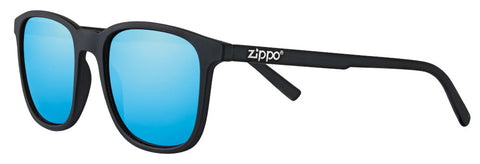 Lunettes de soleil Zippo vue de face ¾ d'angle avec verres bleu clair et monture carrée étroite en noir avec logo Zippo blanc